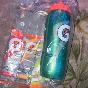 20 oz Gatorade water bottle